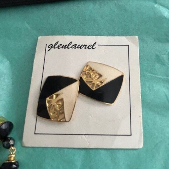 5 pairs of classic color earrings - Picture 2 of 9